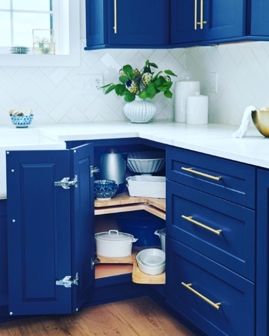 Lazy Susan Bakeware Station